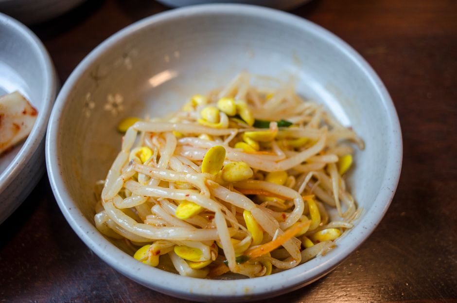 cooked bean sprouts